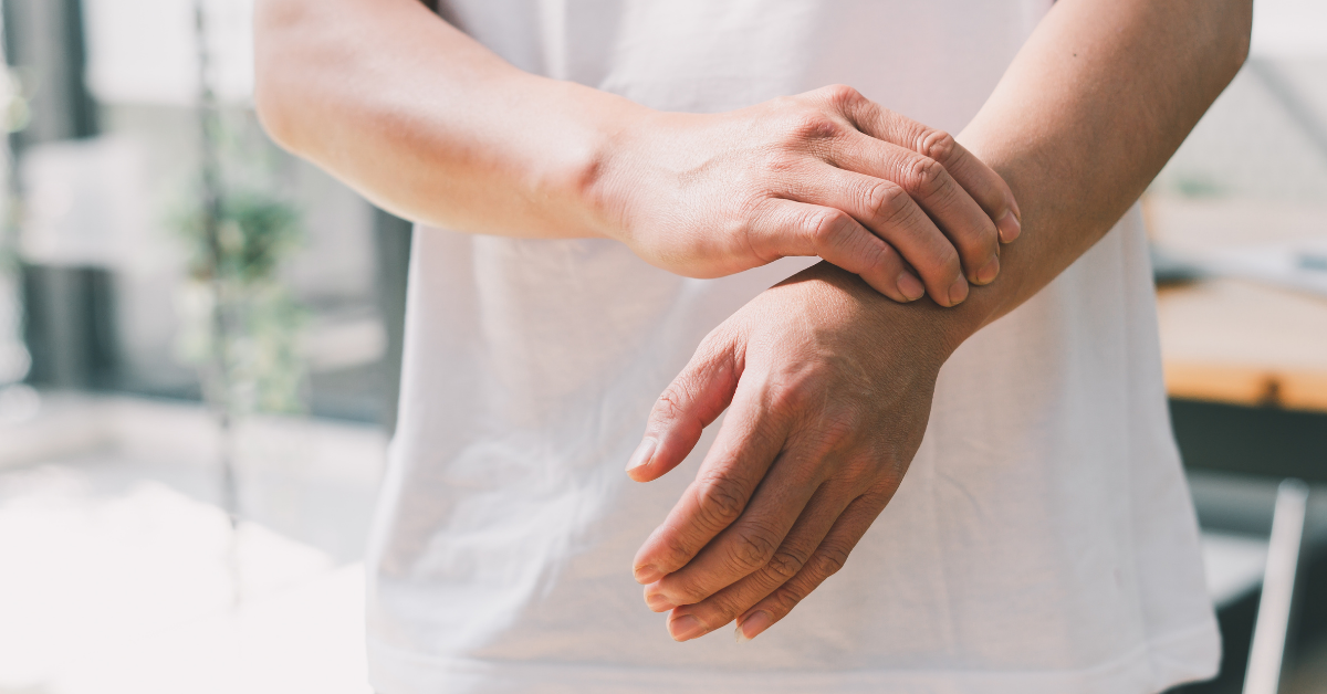Sore Wrists? Here’s How a Simple Massage with Anti-Flamme Can Help